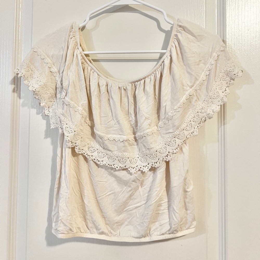 Hollister beach top! In good condition!